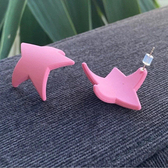 Hot Pink Star Earrings Pierced Matte  Finish - Picture 1 of 10